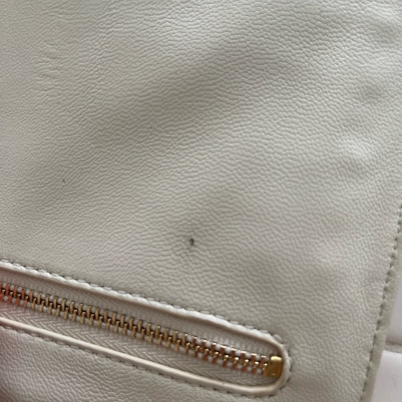 Extremely rare Tory Burch white patent leather and lace double chain bag. - Picture 5 of 8